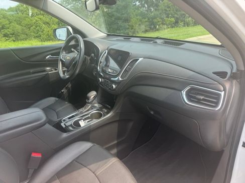 Used 2022 Chevrolet Equinox Premier FWD image 26