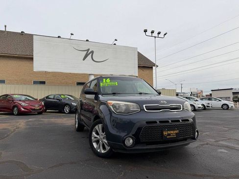 Used 2016 Kia Soul + FWD image 34
