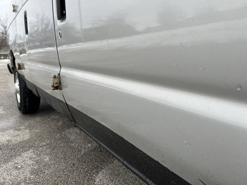 Used 2011 Ford E-250 and Econoline 250 Extended w/ Commercial Cargo Van Pkg image 32