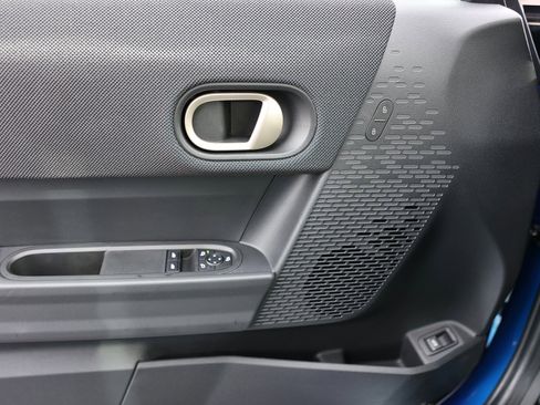 Used 2025 MINI Cooper 2-Door Hardtop image 30