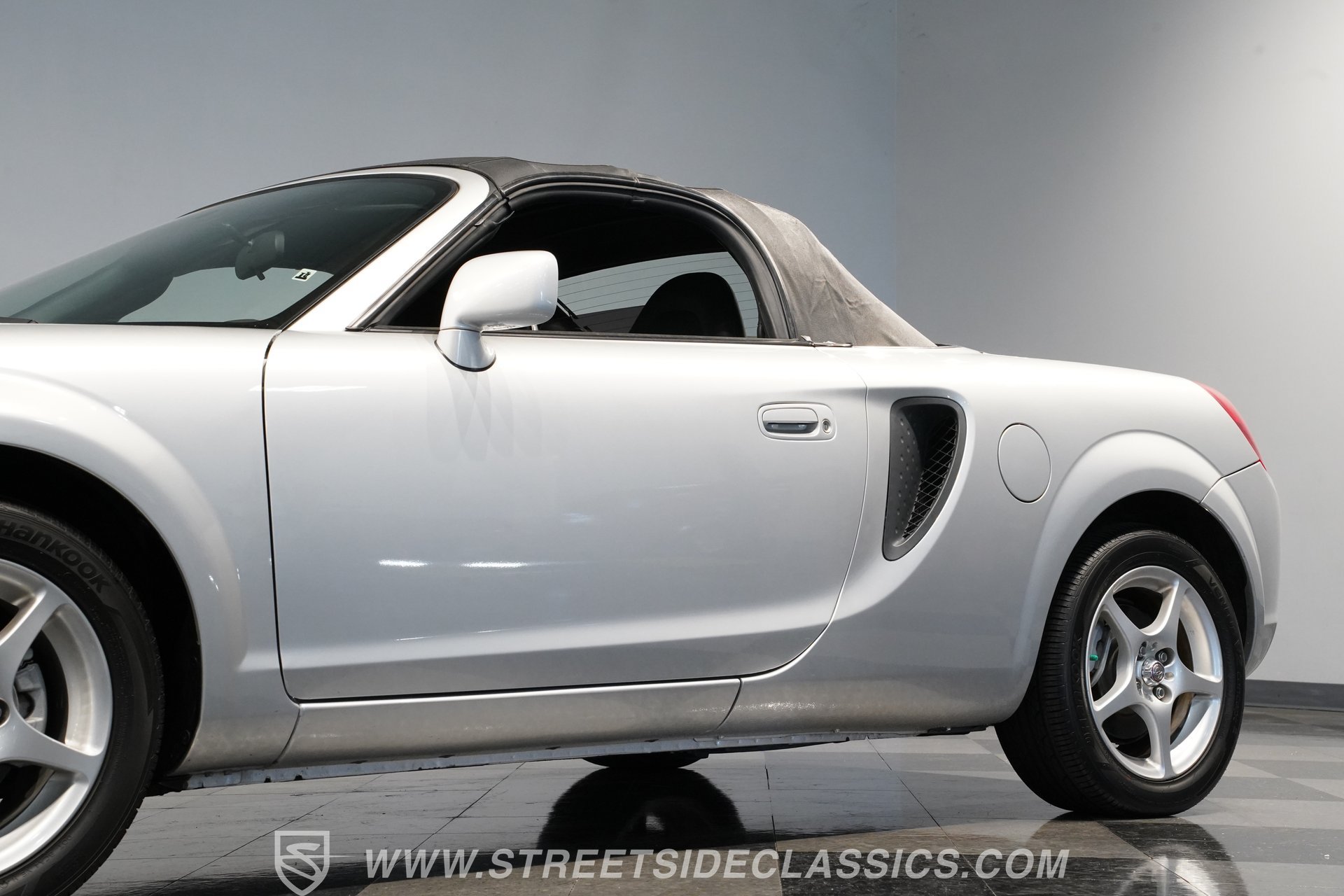 Used 2001 Toyota MR2 RWD image 23