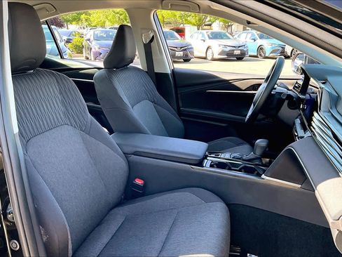Used 2026 Toyota Camry LE FWD image 8