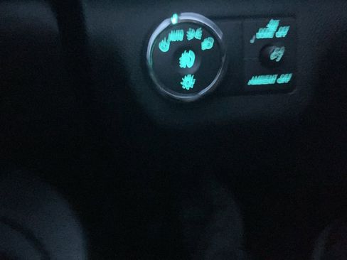 Used 2017 Chevrolet Traverse LT w/ Style and Technology Package image 26