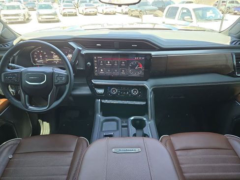 Used 2025 GMC Sierra 2500 Denali Ultimate w/ Max Trailering Package AWD/4WD image 16