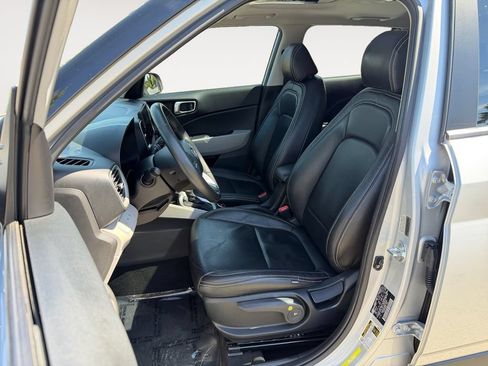 Used 2021 Hyundai Venue SEL w/ Premium Package FWD image 7