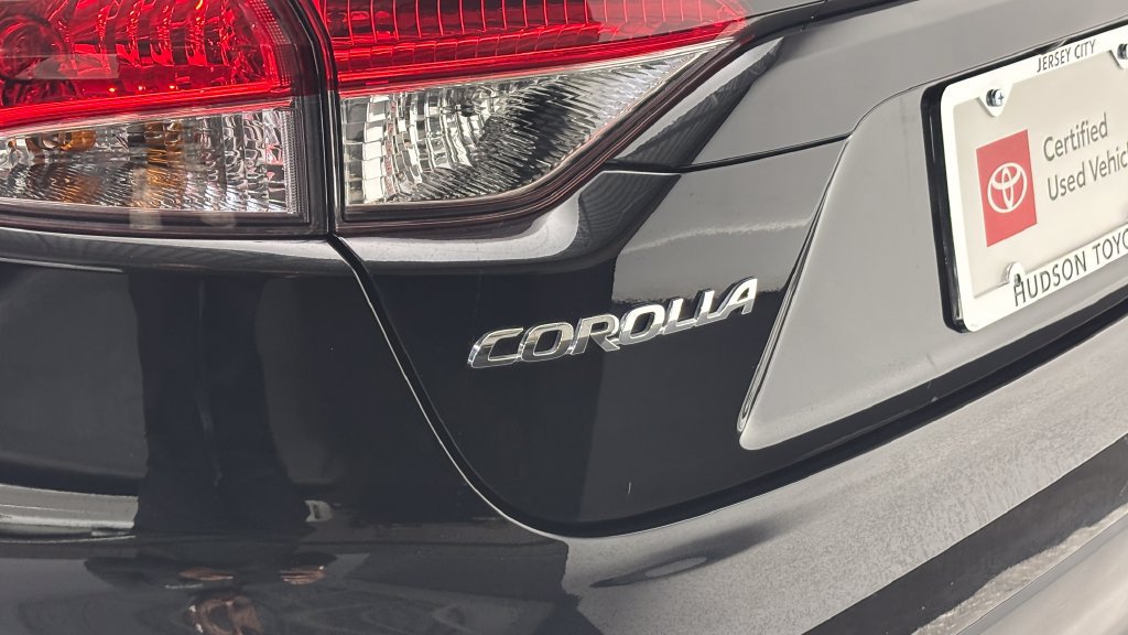 Used 2024 Toyota Corolla LE FWD image 7