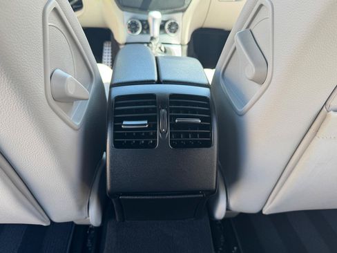 Used 2011 Mercedes-Benz C 300 Sedan image 26
