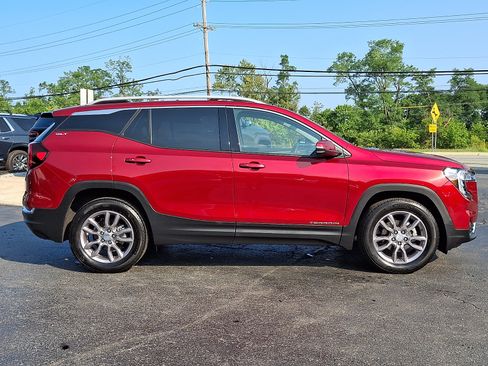 Used 2023 GMC Terrain SLT AWD/4WD image 7