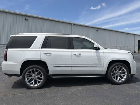 Used 2017 GMC Yukon Denali w/ Open Road Package AWD/4WD image 29