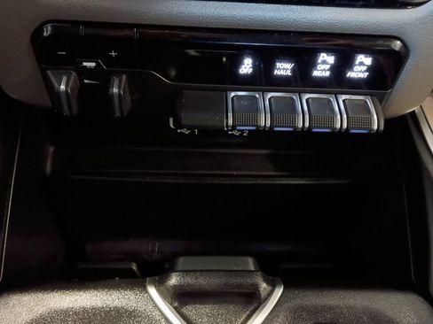 Used 2022 RAM 1500 Laramie image 10