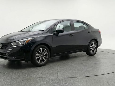 Used 2025 Nissan Versa SV FWD image 3