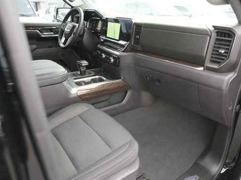 Used 2025 GMC Sierra 1500 Elevation image 17