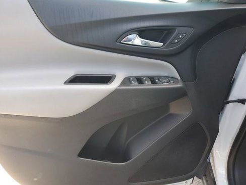Used 2020 Chevrolet Equinox LS FWD image 21