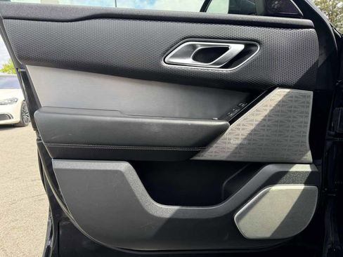 Used 2019 Land Rover Range Rover Velar R-Dynamic SE AWD/4WD image 25