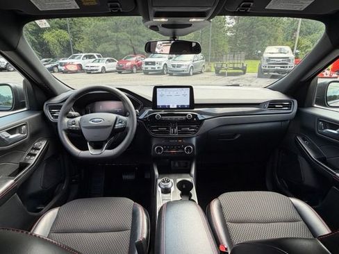 Used 2025 Ford Escape ST-Line FWD image 3