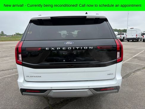 Used 2025 Ford Expedition Max Platinum AWD/4WD image 4