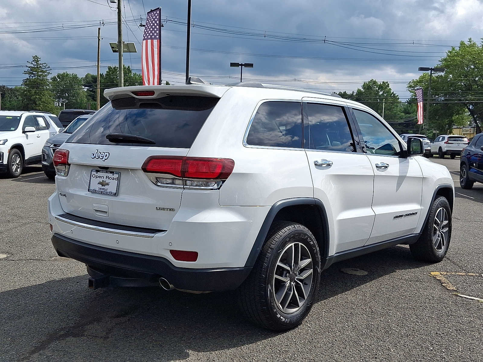 Used 2021 Jeep Grand Cherokee Limited w/ Premium Lighting Group AWD/4WD image 6
