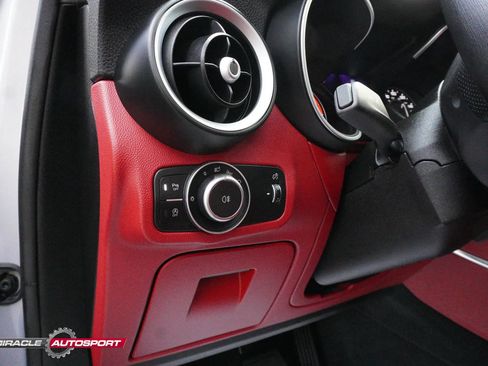 Used 2020 Alfa Romeo Stelvio Ti image 40