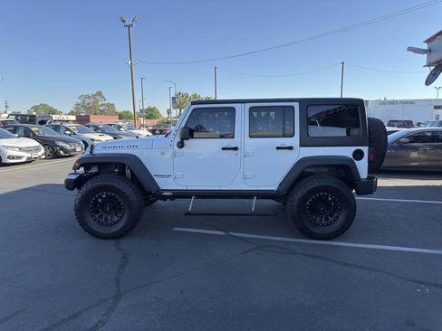Used 2014 Jeep Wrangler Unlimited Rubicon w/ Connectivity Group AWD/4WD image 6