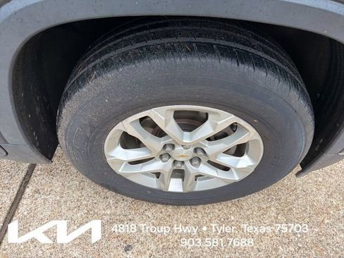Used 2018 Chevrolet Traverse LT FWD image 14