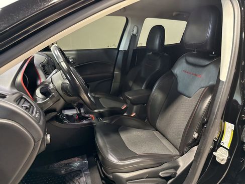 Used 2020 Jeep Compass Trailhawk AWD/4WD image 21