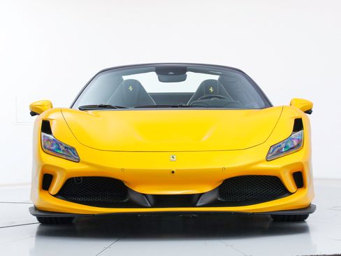 Certified 2022 Ferrari F8 Tributo RWD image 13