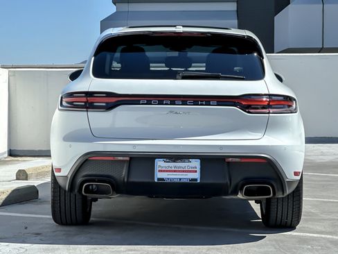 Certified 2026 Porsche Macan AWD/4WD image 7