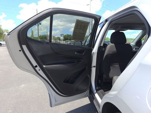 Used 2018 Chevrolet Equinox LT w/ Sun & Infotainment Package image 10