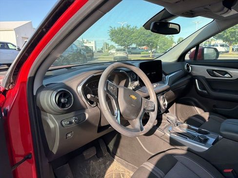 Certified 2024 Chevrolet Blazer LT w/ Convenience Package FWD image 10