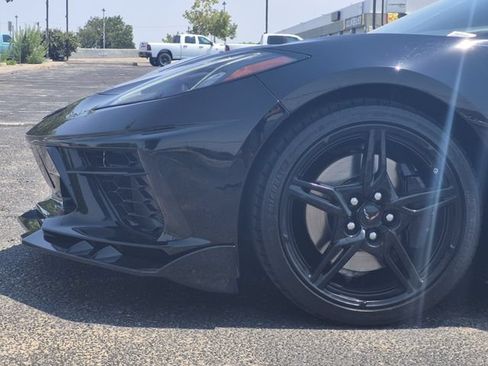 Used 2022 Chevrolet Corvette Stingray Coupe w/ Z51 Performance Package RWD image 6
