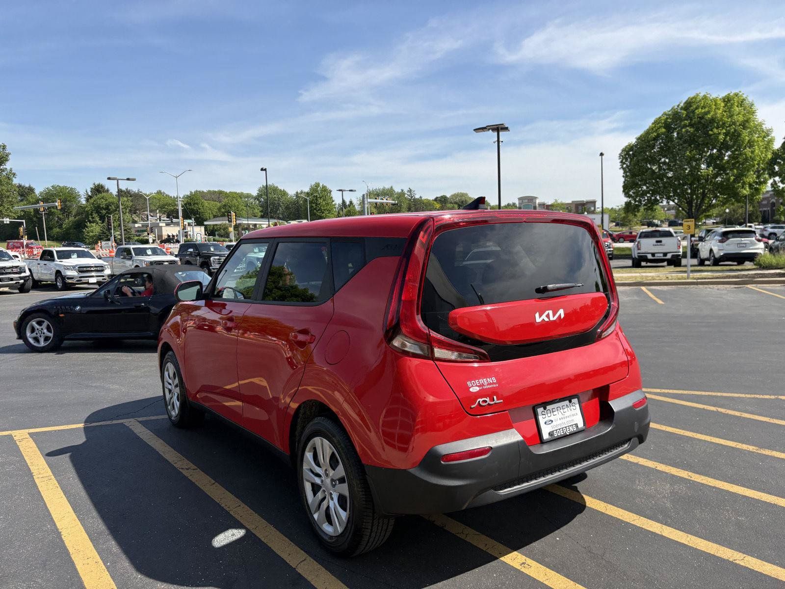 Used 2022 Kia Soul LX FWD image 4