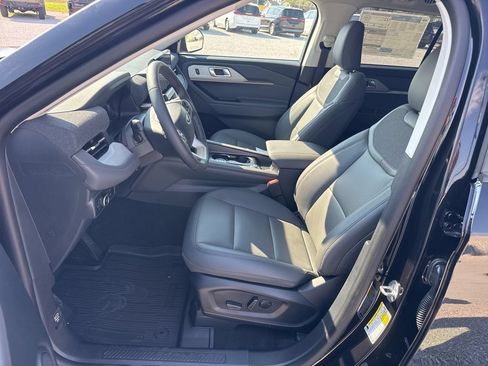 New 2026 Ford Explorer Active w/ Active Comfort Package AWD/4WD image 18