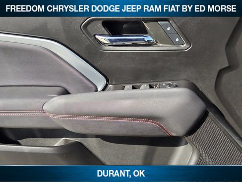 Used 2024 Chevrolet Colorado Z71 w/ Z71 Convenience Package 2 AWD/4WD image 16