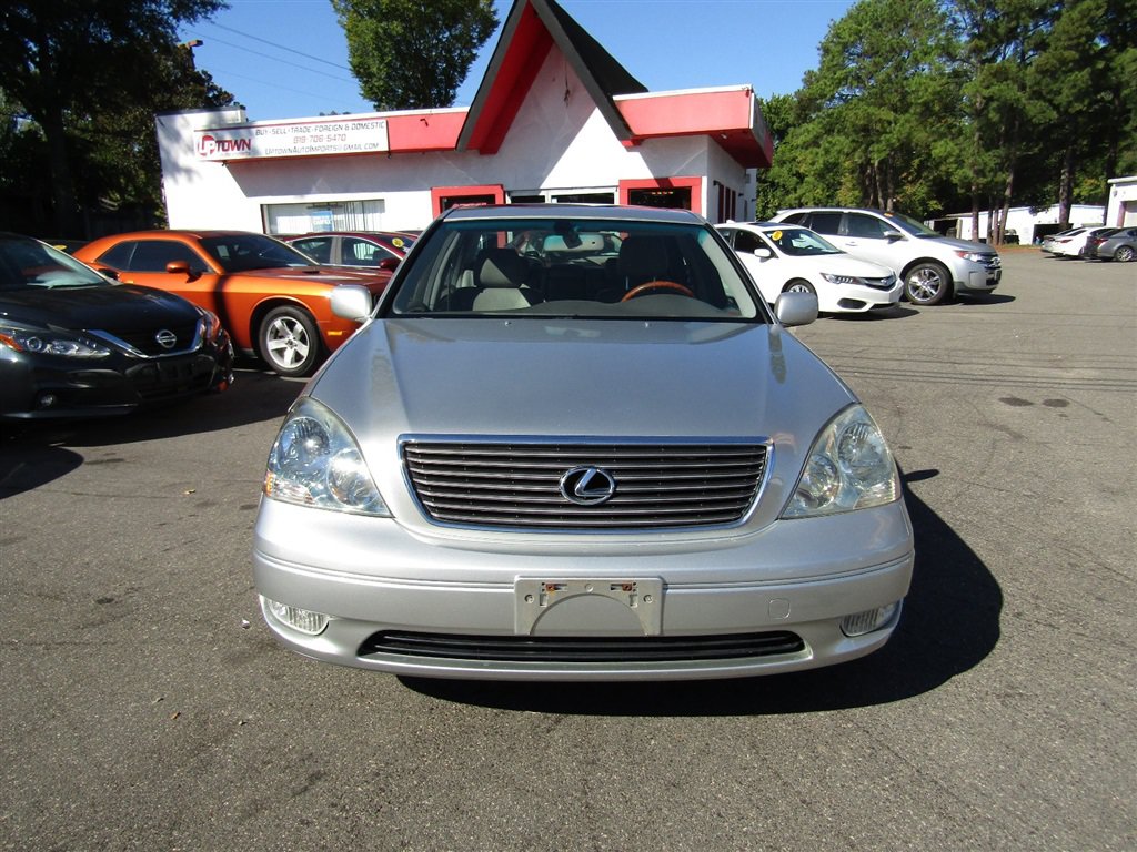 Used 2001 Lexus LS 430 RWD image 2
