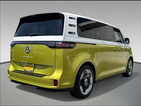 New 2025 Volkswagen ID. Buzz Pro S Plus image 4
