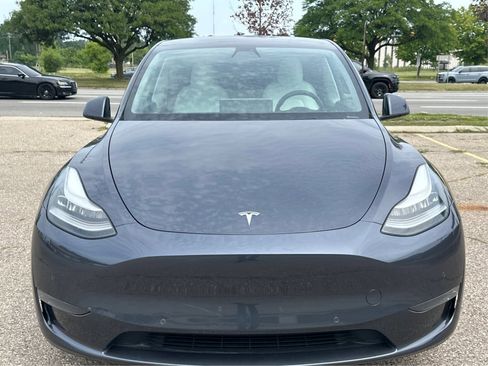Used 2020 Tesla Model Y Long Range image 22