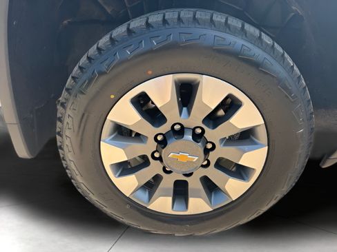 Used 2025 Chevrolet Silverado 2500 Custom w/ Custom Value Package AWD/4WD image 10