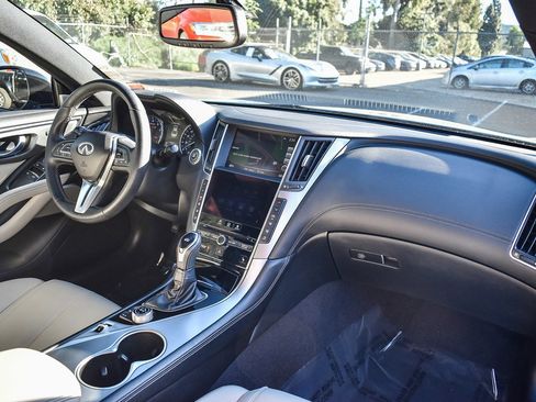 Used 2017 INFINITI Q60 w/ Premium Plus Package 2.0T image 12