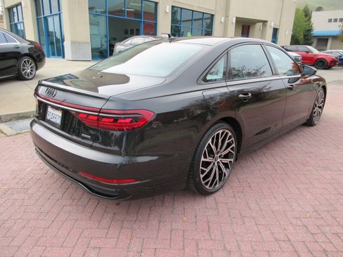 Used 2022 Audi A8 L 3.0T image 2