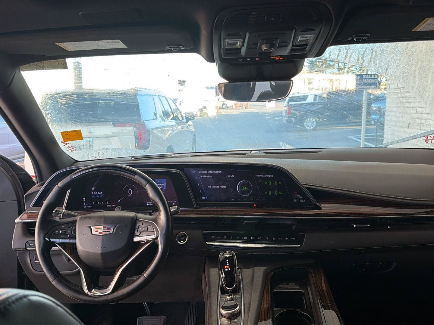 Used 2022 Cadillac Escalade ESV Premium Luxury RWD image 9
