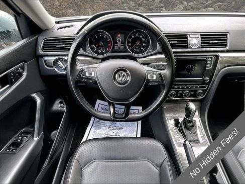 Used 2017 Volkswagen Passat 1.8T SE FWD image 5