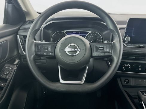 Used 2024 Nissan Rogue S AWD/4WD image 18
