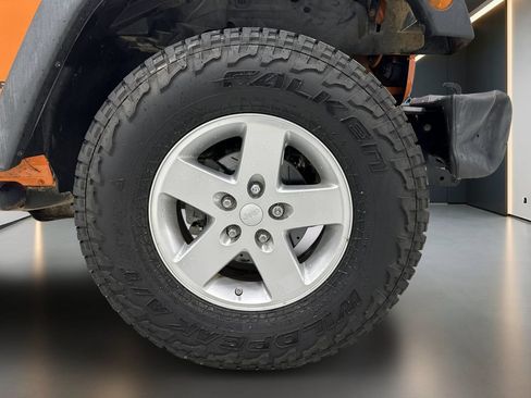 Used 2012 Jeep Wrangler Unlimited Sport AWD/4WD image 10