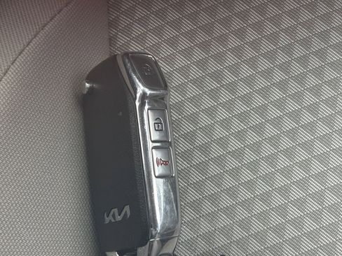 Used 2025 Kia Soul LX w/ LX Technology Package FWD image 20