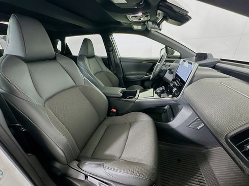 Used 2024 Toyota bZ4X XLE w/ Weather Package image 31