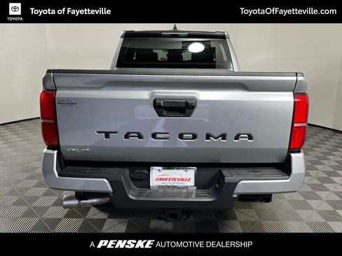 Certified 2025 Toyota Tacoma SR5 AWD/4WD image 9