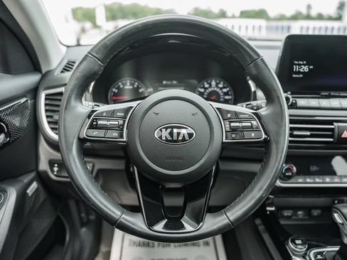 Used 2021 Kia Seltos SX w/ SX Sunroof Package AWD/4WD image 36