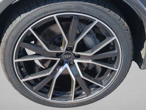 Used 2021 Audi Q7 3.0T Prestige image 26
