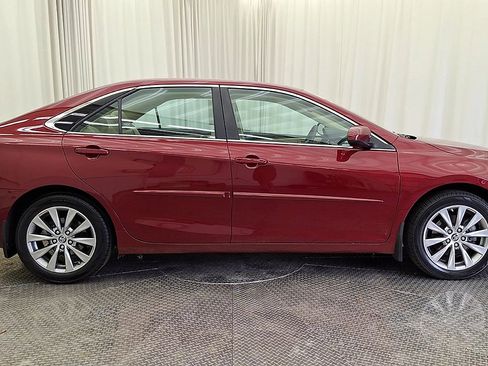 Used 2015 Toyota Camry XLE image 4