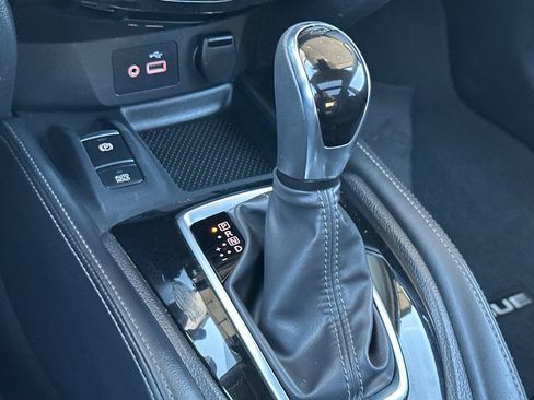 Used 2019 Nissan Rogue SL w/ Premium Package AWD/4WD image 23